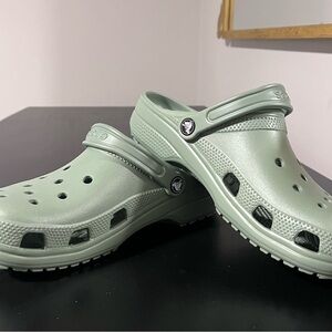 CROCS Olive Green Slip-On Clog, Women’s size 10/Mens size 8